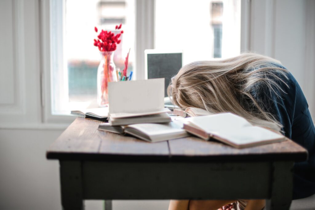 Faites le plein de vitalité stress fatigue burn out épuisement naturopathie aromathérapie Helve'nat Martine Masson Burn-out